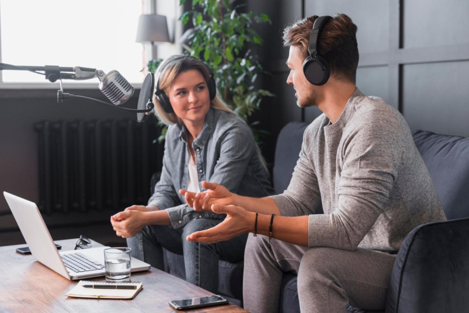 Professional business analysis training environment with financial data visualization